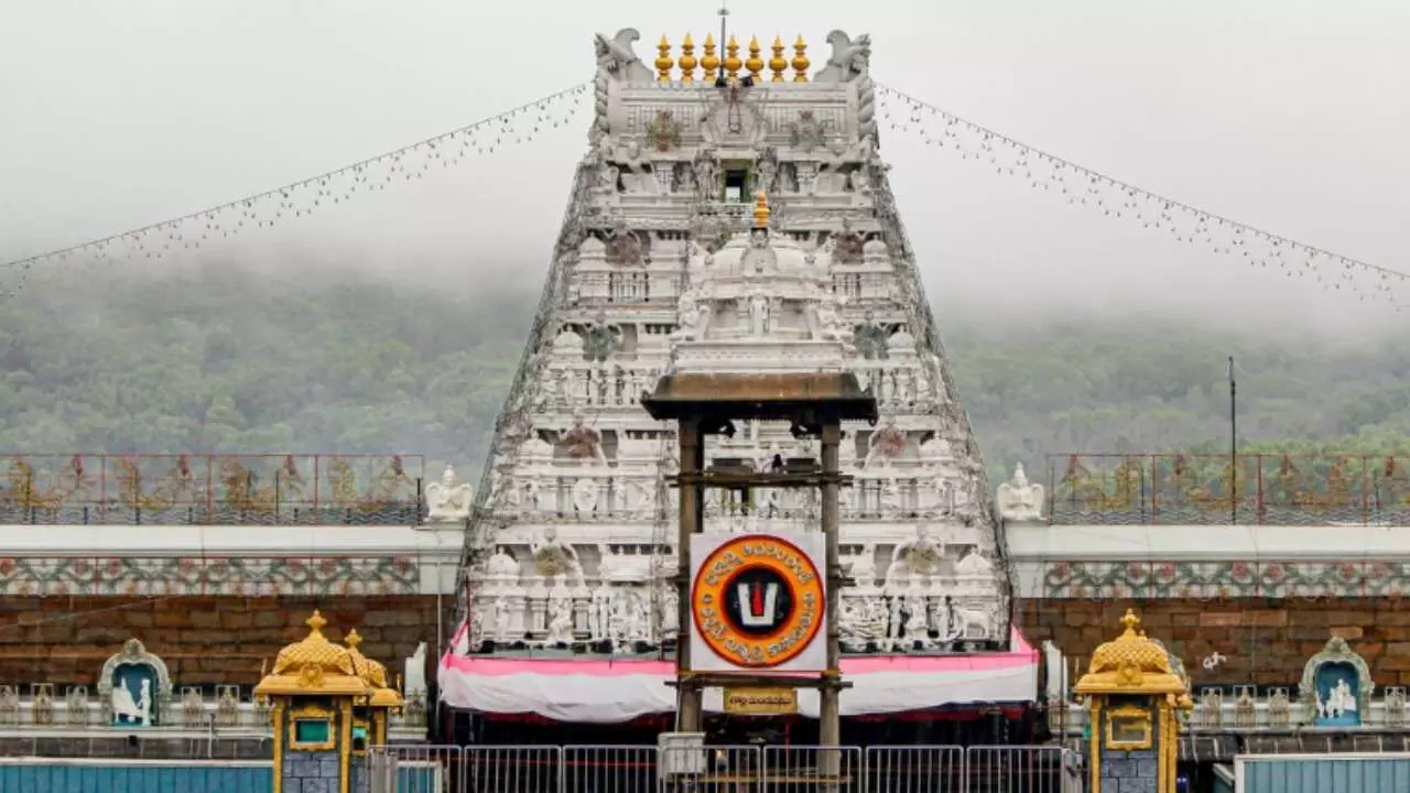 Tirumala: తిరుమలకు వెళ్తున్నారా.. ఈ విషయాలు గుర్తు పెట్టుకోండి