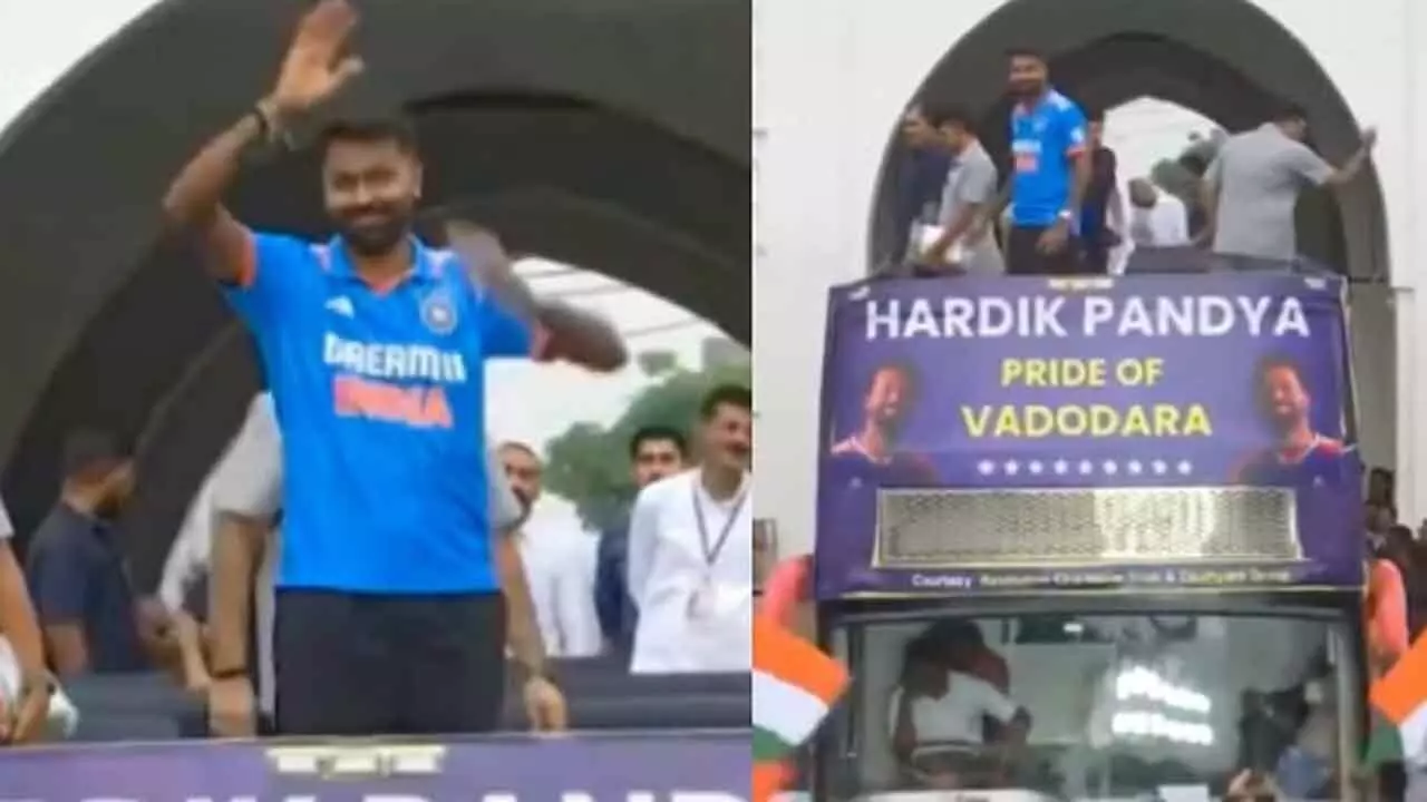 Hardik Pandya : ఆ విజ‌యం తర్వాత తొలిసారి స్వ‌గ్రామానికి వెళ్లిన హార్దిక్.. ఘ‌న స్వాగ‌తం ప‌లికిన అభిమానులు