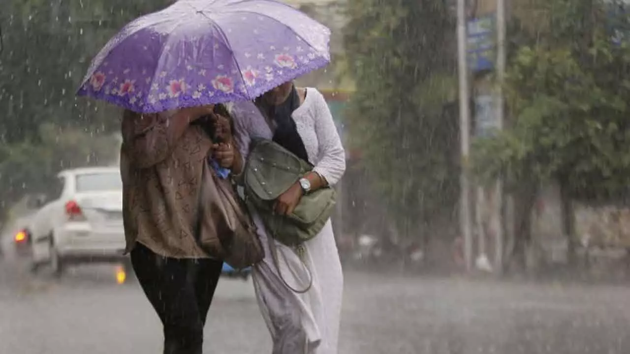 Rain Alert : భారీ వర్ష హెచ్చ‌రిక‌.. రెడ్ అలర్ట్ జారీ చేసిన ఐఎండీ