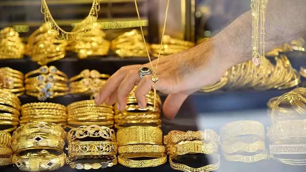 Gold Rates : హైదరాబాద్‌లో తగ్గిన‌ బంగారం ధరలు