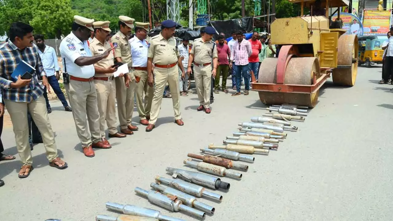 Nalgonda Police  : అది సార్.. అలా ధ్వంసం చేయండి.!