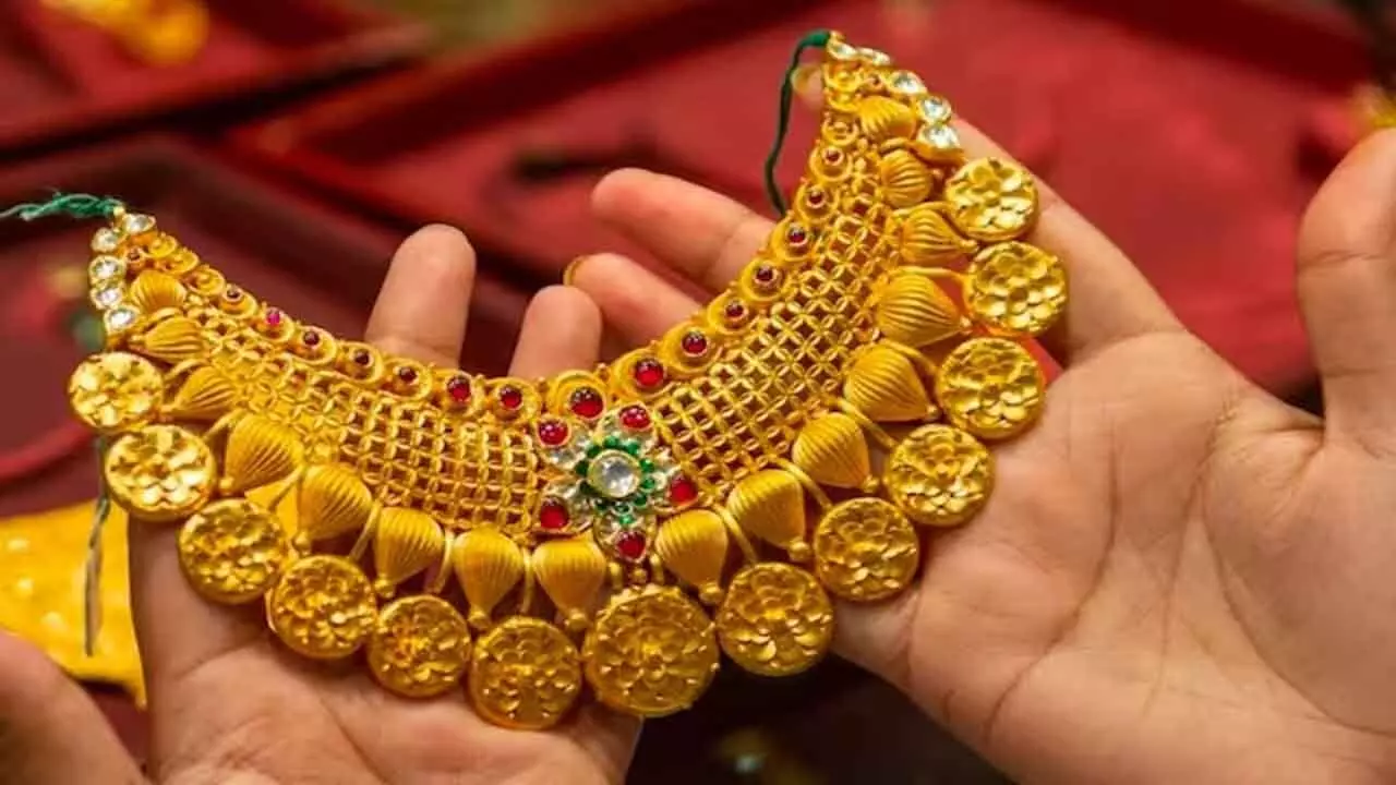 Gold Price : స్వ‌ల్పంగా పెరిగిన బంగారం, వెండి ధ‌ర‌లు