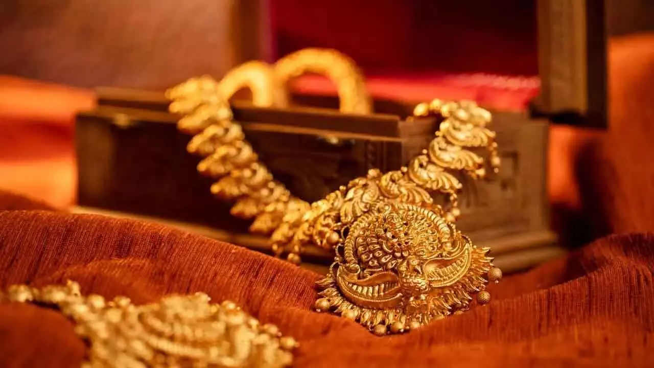 Gold Price : ఈరోజు బంగారం, వెండి ధ‌ర‌ల కోసం ఇక్క‌డ క్లిక్ చేయండి