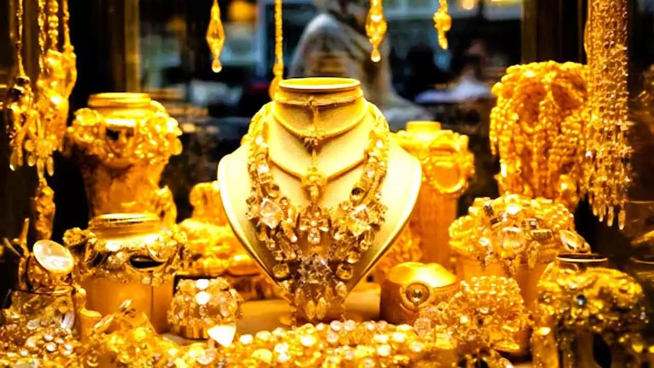 Gold Price : భారీగా త‌గ్గిన వెండి ధ‌ర‌.. బంగారం రేటు ఎంతంటే..