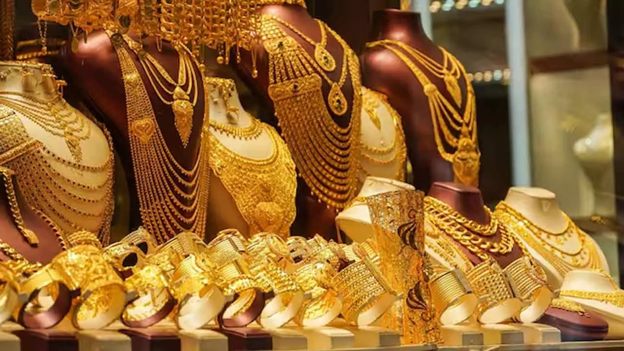 Gold Price : నేటి బంగారం, వెండి ధ‌ర‌లు ఇక్క‌డ చూడండి..!