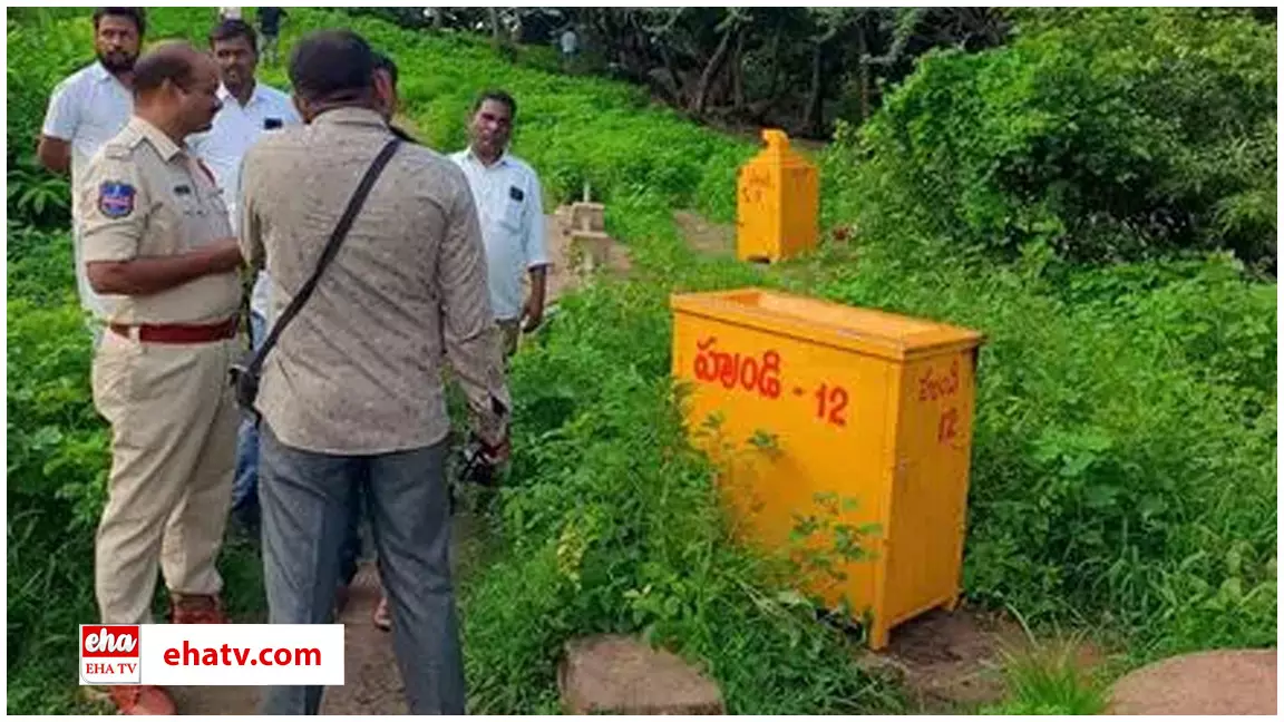 Two Friends Steal from Temple :  న్యూ ఇయర్ వేడుకల కోసం ఆలయంలో చోరీ