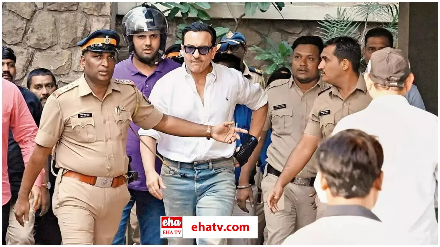 Saif Ali Khan Gives Statement to Police :  పోలీసులకు సైఫ్ అలీఖాన్ వాంగ్మూలం..!